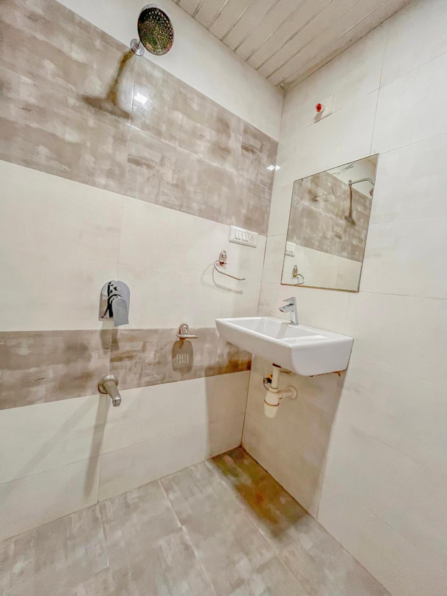 Stayguru Park View Residency Bhuj Luaran gambar